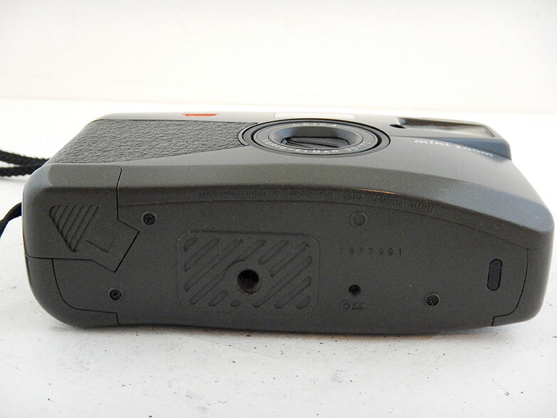 Leica Mini Zoom Camera with Vario-Elmar 35-70mm Point&Shoot Leica Mini Zoom Camera with Vario-Elmar 35-70mm Point&Shoot