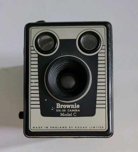 VINTAGE BOX CAMERA- KODAK BROWNIE SIX 20- MODEL C | eBay UK
