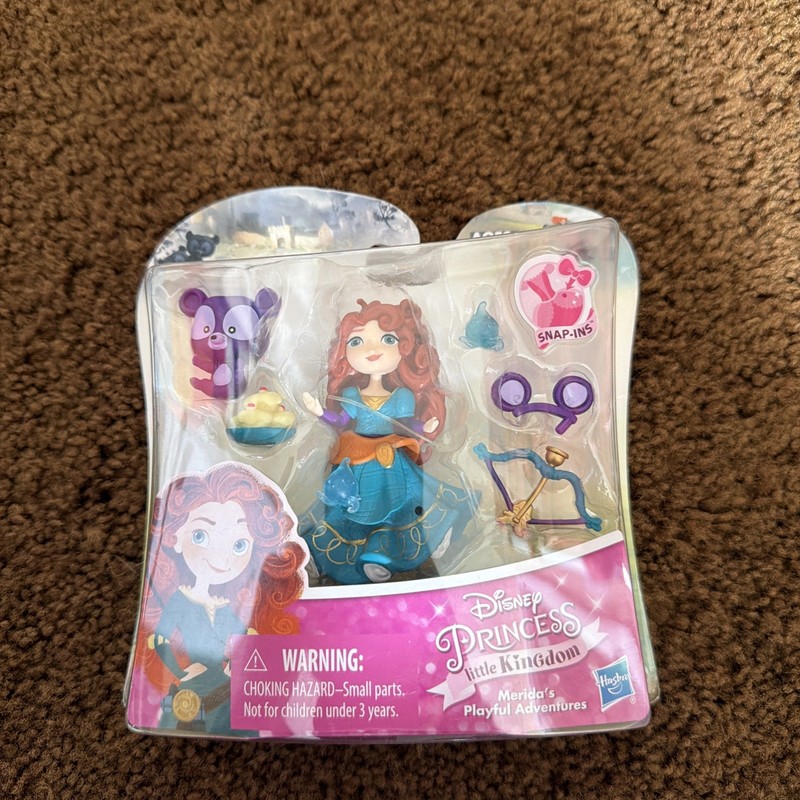 Disney Princess Little Kingdom Merida's Playful Adventures Snap-In Doll