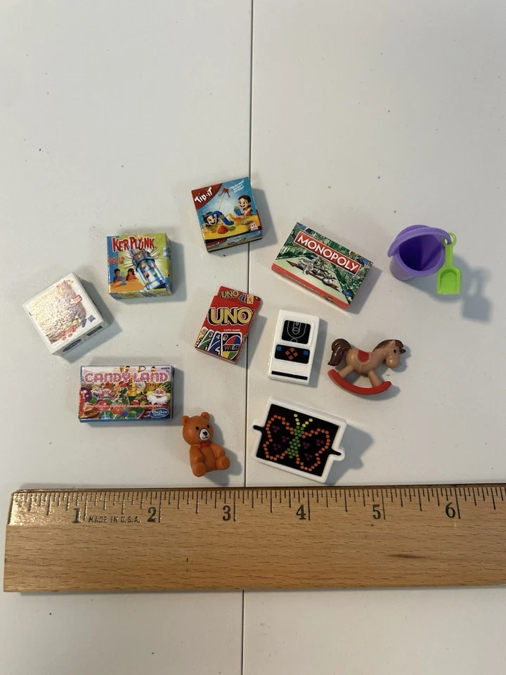 Micro Juguetes Lote de Juegos de Mesa y Juguetes Miniatura Candyland Monopoly Uno Connect 4 Foto 2 de 2