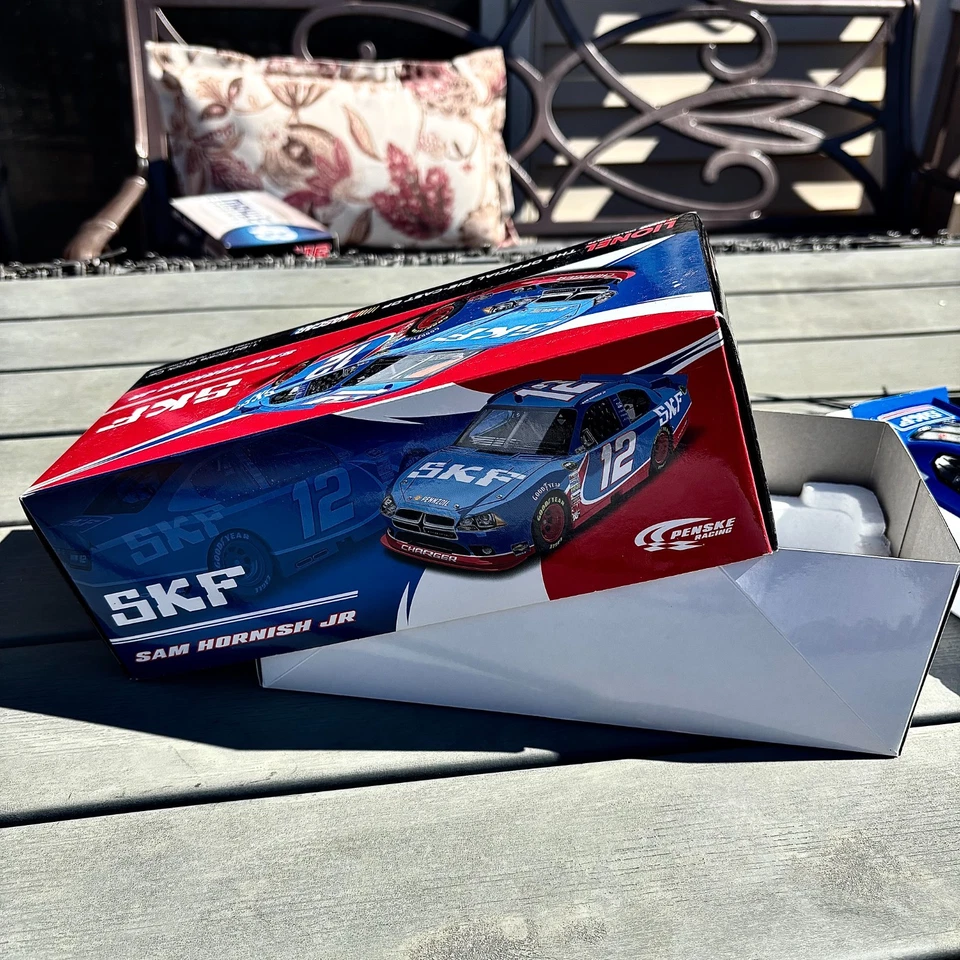 Dodge Charger ARC 1/900 AUTOGRAFIADO POR SAM HORNISH JR 2012 #12 SKF diecast 1:24 Foto 4 de 4