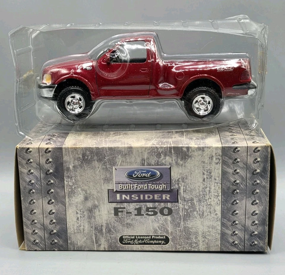 Camioneta pickup Ford F-150 XLT 1997 Maisto roja 4x4 escala 1:24 (2000) Foto 2 de 4