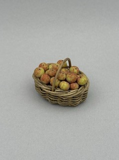 1:12 Korb mit Äpfeln für Puppenstube