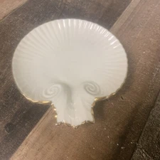 vintage lenox aegean coastal shell trinket dish  5”x5.5” trimmed in gold