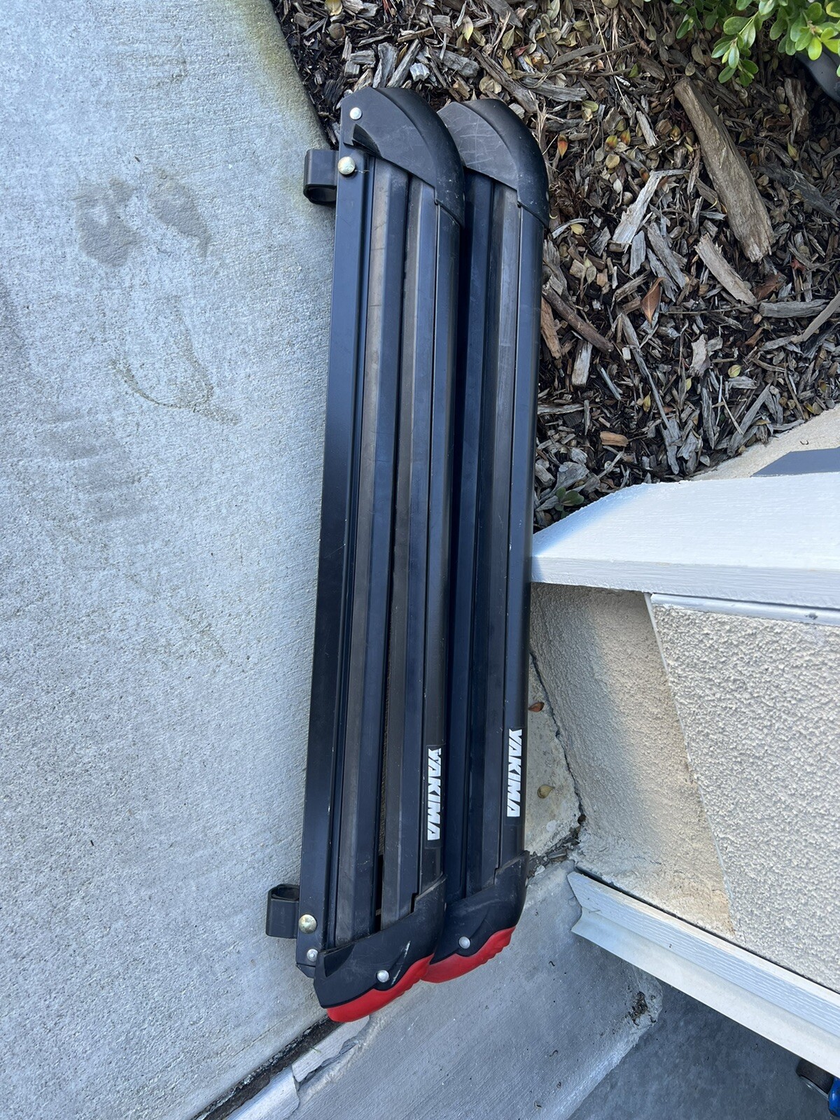 Yakima Powderhound Ski Snowboard Roof Rack with locks included eBay