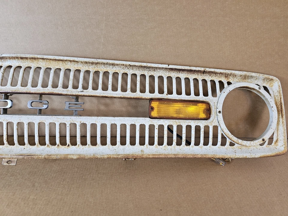 1971 - 1973 道奇 B100 B200 B300 Mopar Van Tradesman Sportsman Grille 原始设备制造商 — 第 4/4 张图片