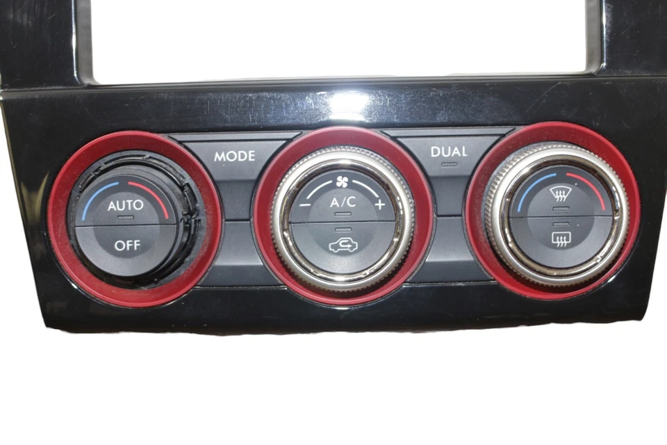 Subaru WRX 2017 tablero de instrumentos temperatura temperatura calor aire acondicionado perillas de control de clima Foto 4 de 4
