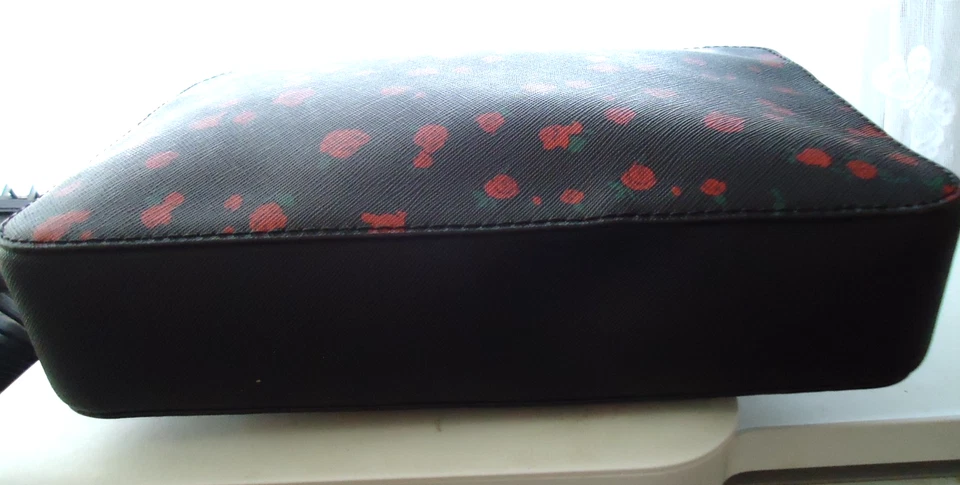 MICHAEL KORS BLACK CROSSBODY BAG RED ROSES SELMA NWOT AUTHENTIC 100% - Image 4 of 4