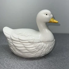 Vintage Covered White Duck Tureen  Covered Dish Taiwan