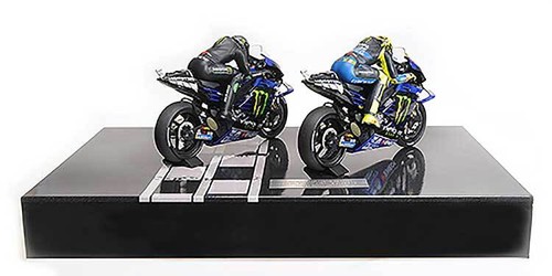 1:12th Yamaha YZR-M1 Valentino Rossi-Lewis Hamilton Ride Swap Bike Set - Picture 3 of 3