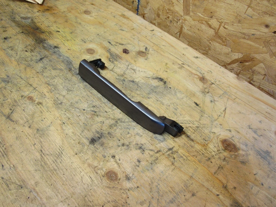 Manija de puerta exterior trasera izquierda del lado del conductor Infiniti G37 2009-2013 sedán OEM gris Foto 2 de 4