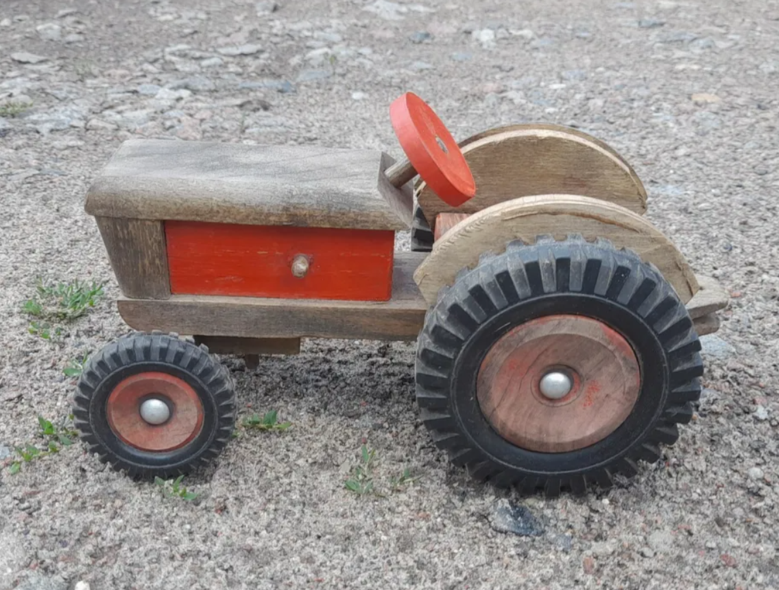 Vintage collectible toy Tractor GDR wooden toy USSR (1)