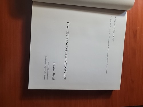 Der Ethnomusikologe von Mantle Hood, 1971 - Bild 2 von 7