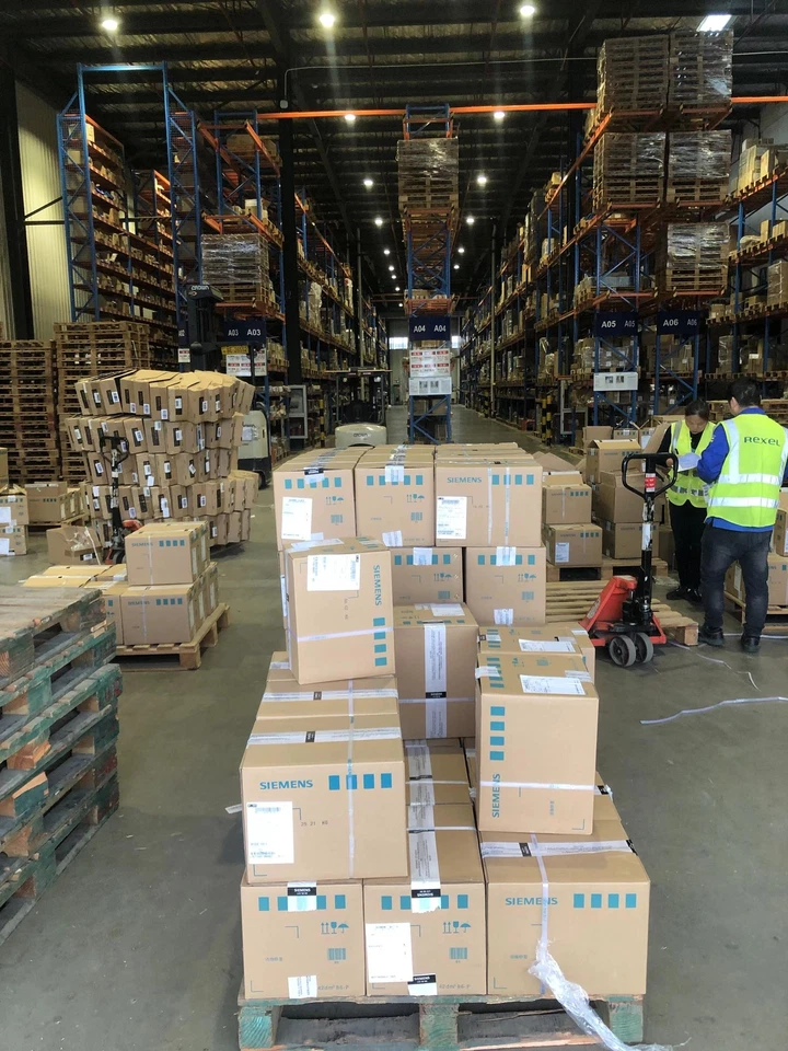 O1D100 NEU IFM 01D100 O1DLF3KG Photoelectric Distance Sensor Fast Shipping - Image 3 of 3