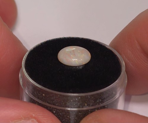 Australian Coober Pedy opal. 9 x 7mm. 1.1ct. Oval. Natural solid opal - Picture 5 of 6