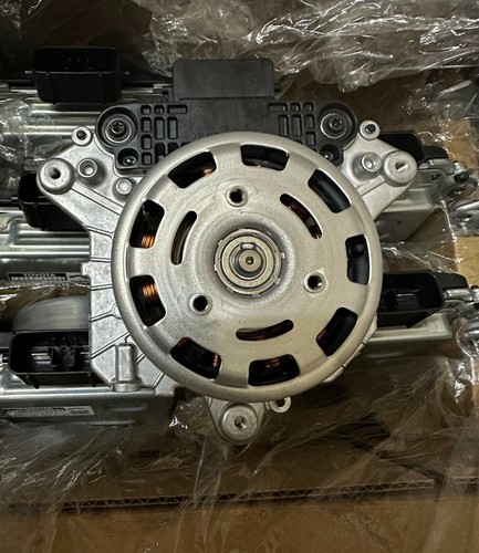 OEM Cooling Fan Motor 16363-47050 for 2019-2022 Lexus UX200 UX250h UX300e/CHR - Picture 5 of 6
