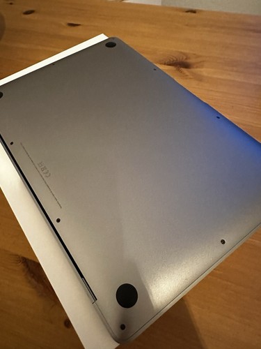 Apple MacBook Air 13 Zoll (512GB SSD, M1, 8GB) Laptop - Silber - Bild 3 von 7