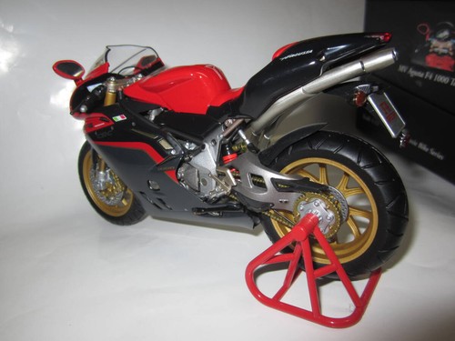 Pma Minichamps 1/12 Mv Agusta F4 Tamburini 2005 Diecast Motorcycle Model - Picture 4 of 10