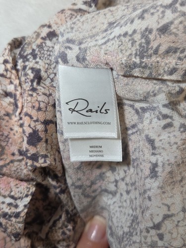 Rails Karla Aquarell Schlangenmuster gesmokte Taille Rüschen Minikleid Gr. M Pastell - Bild 11 von 13