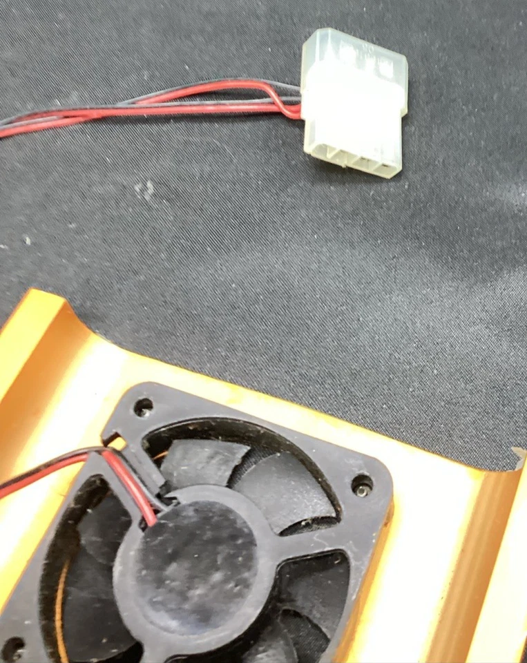 2X GOLD 3.5" Hard Drive Disk HDD 4 Pin Cooling Fan Cooler Radiator PC SATA IDE - Image 4 of 4