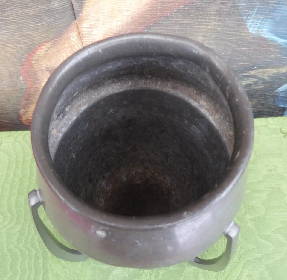 ARCHIBALD KNOX LIBERTY AN CO TUDRIC PEWTER VASE   FREE SHIPPING MAINLAND ENGLAND - Image 4 of 4