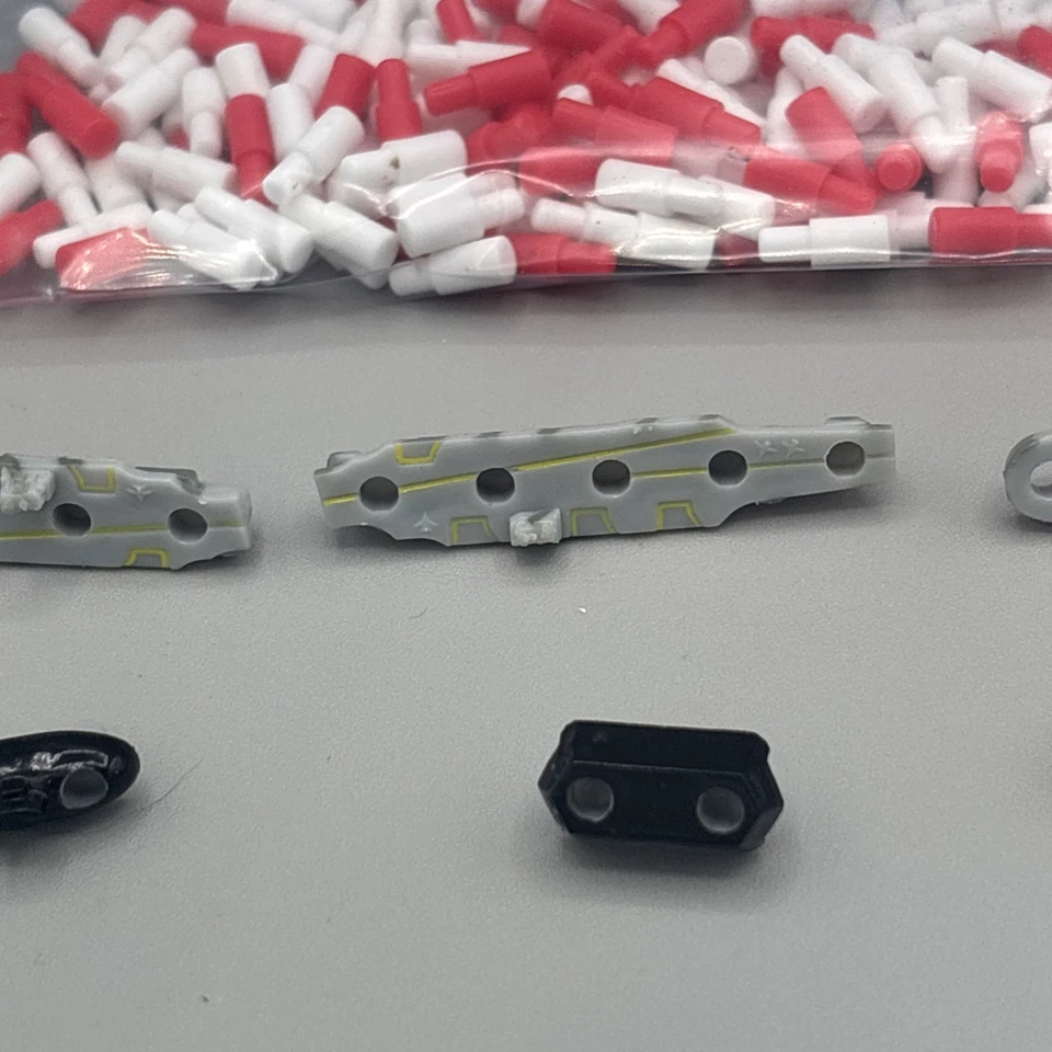 Battleship Travel Edition Game Zipper Camo Folio Game Replacement Ships And Pegs - Image 3 of 4