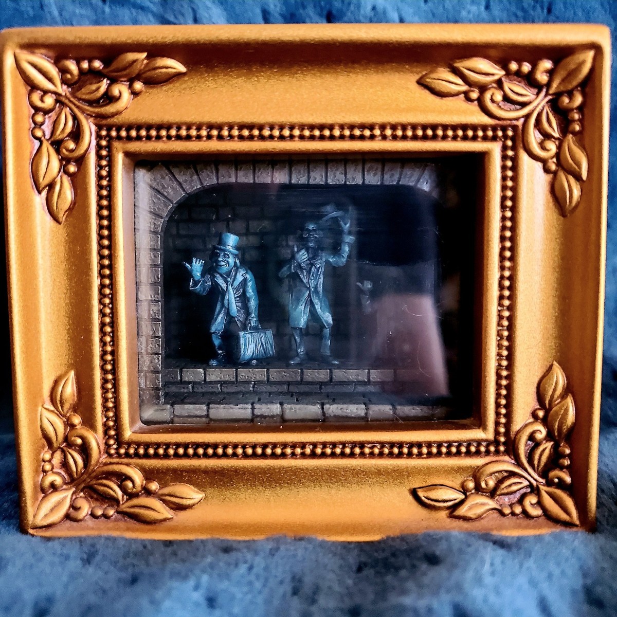 Disney Parks Gallery of Light Haunted Mansion Hitchhiking Ghosts