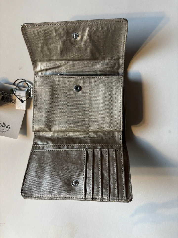 Carteira pequena Kipling “nova” encaixe triplo poliamida dourada metálica - Imagem 3 de 4