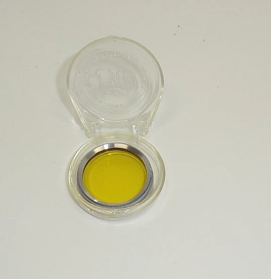 B&W Colour Correction Filter Yellow 30mm Snap On FFi298