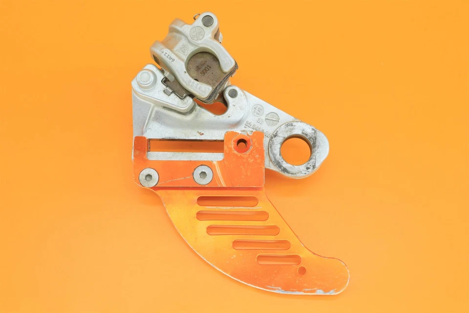 03-16 2016 KTM 250 SX-F OEM Brembo держатель суппорта заднего тормоза кронштейн в сборе - Изображение 2 из 4