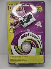Smart Mini Digital Camera Keychain USB 16MB Ages 8 2002 New