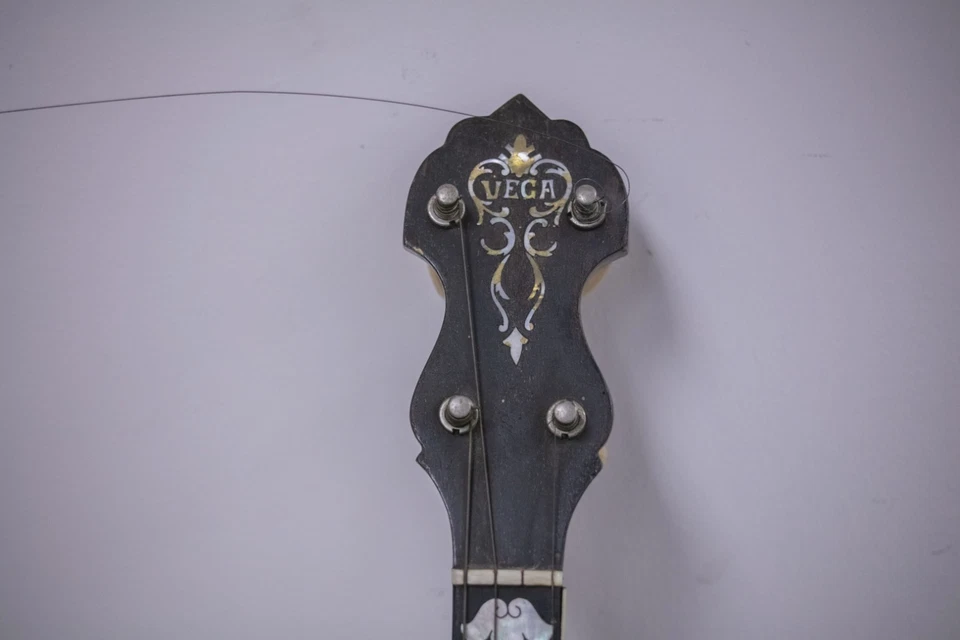 1925 - Vega Vegaphone Professional 28 Lug 4 String Resonator Tenor Banjo - AS-IS - Image 2 of 4