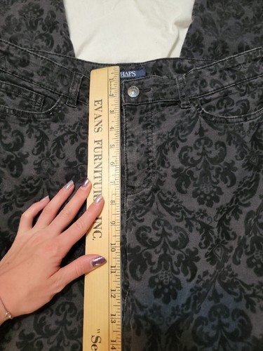 Denim Jeans Chaps Size 10 Black and Gray with a Textured Print Straight Leg - Bild 13 von 24
