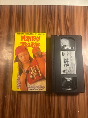 Monkey Trouble VHS 1994 Thora Birch Mimi Rogers Harvey Keitel