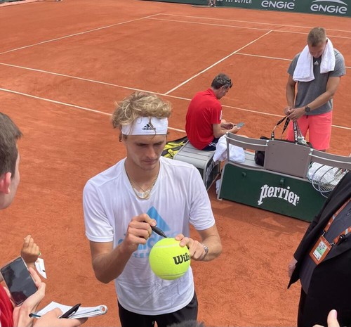 ALEXANDER ZVEREV SIGNED AUTOGRAPH 2022 ROLAND GARROS FRENCH OPEN TENNIS BALL - Imagen 3 de 4