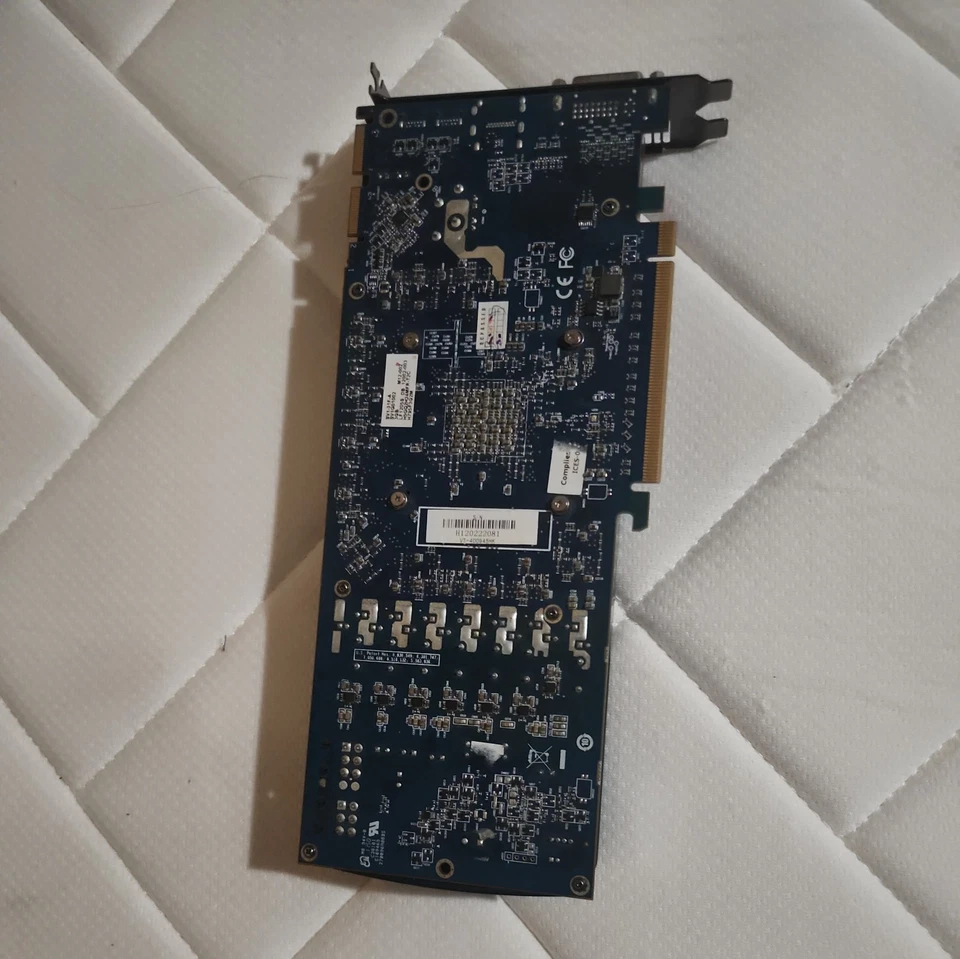 AMD Radeon HD 7950 3GB Video Card - Image 2 of 4