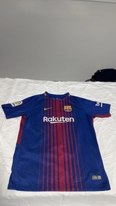 Maillot domicile 2020-21 signé par l'équipe du FC Barcelone