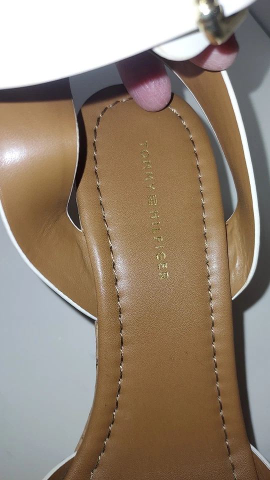 Sandalias Tommy Hilfiger "MAYA" blancas con correa al tobillo 4" tacón de cuña WMN talla 8,5 M Foto 3 de 4