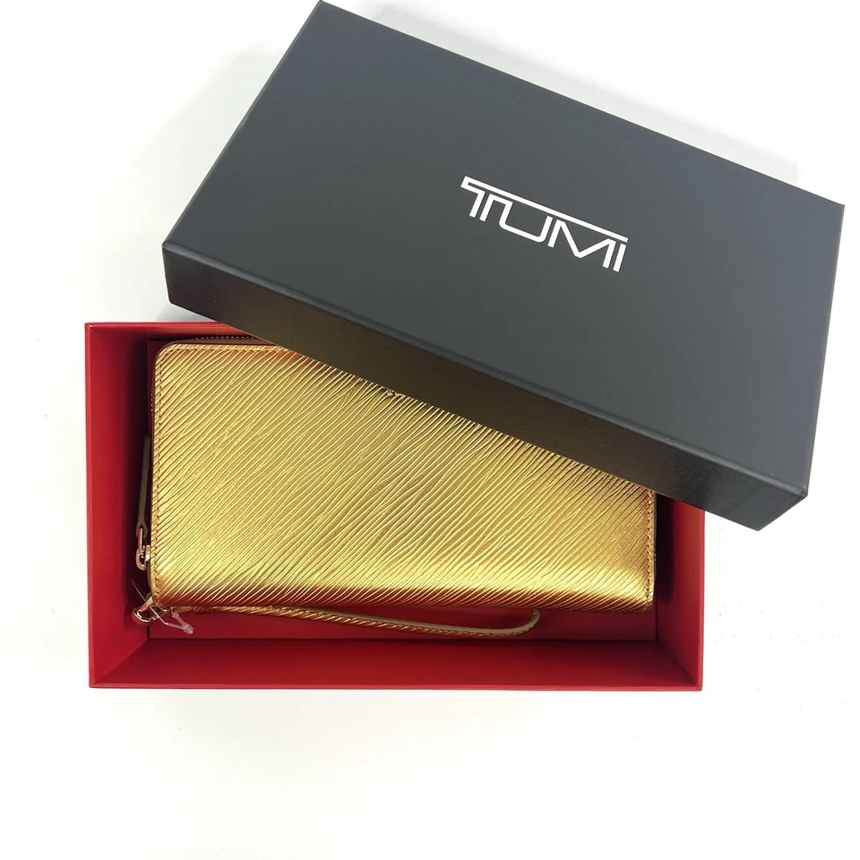 TUMI Belden SLG Cartera de Viaje Estuche para Pasaporte Dorado con Herrajes Dorados Muñequera Foto 4 de 4