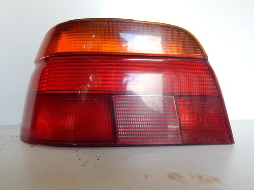 Rückleuchte Bremsleuchte Links  für BMW E39*8363565*Rücklicht*Lampenträger