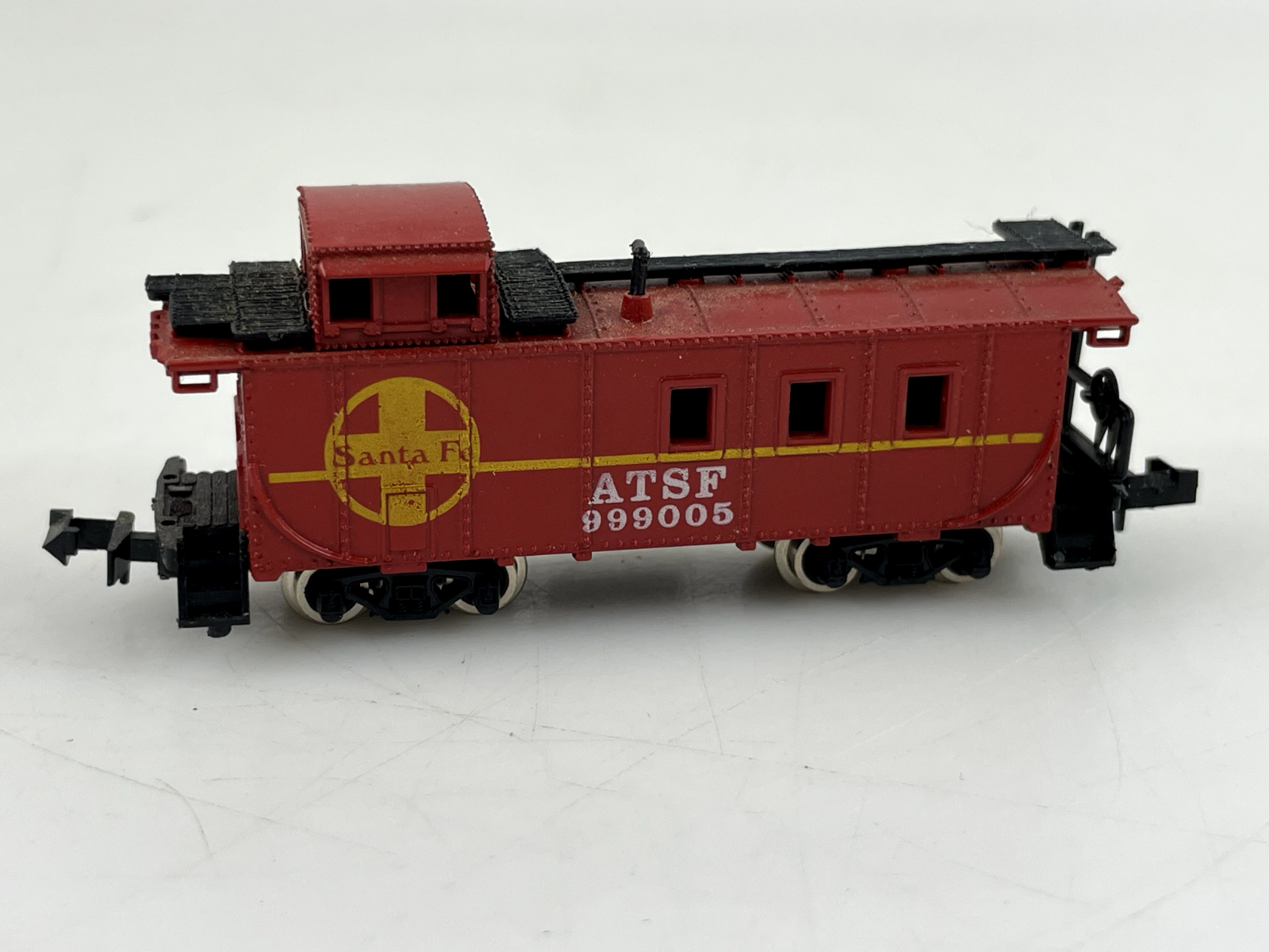 Model Power N Scale Santa Fe CUPOLA Caboose ATSF #999005 | eBay