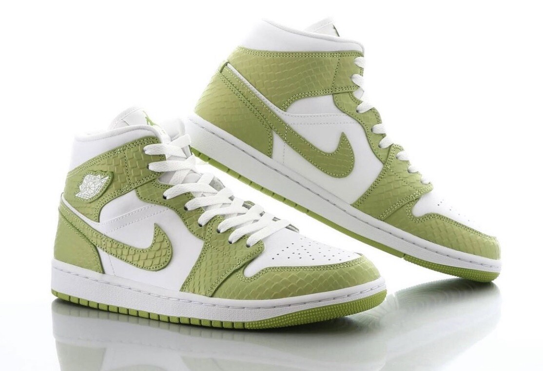 mid green python