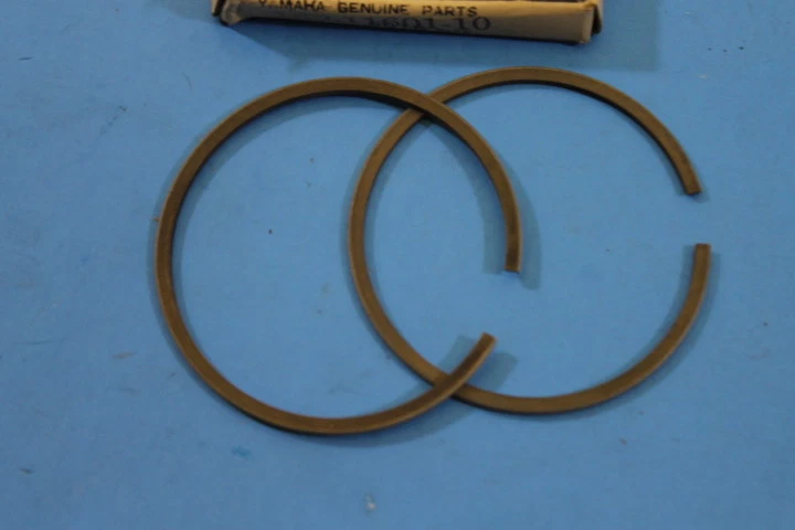 Новые из старых запасов поршневые кольца Yamaha O/S 0,25 1967 YR1 1968 YR2 1969 R3 НОМЕР ДЕТАЛИ 168-11601-10 - Изображение 2 из 4