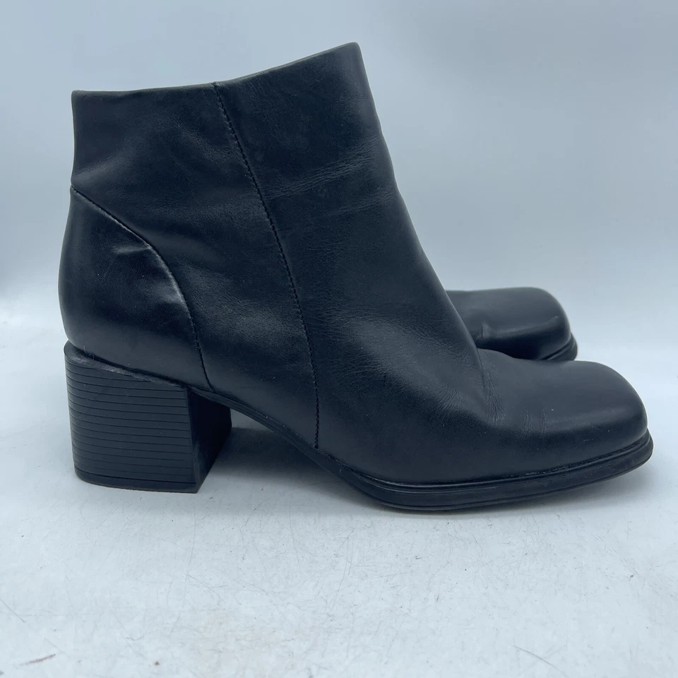Vintage Y2K Black Leather Ladies Reno Ankle Boots Square Toe Side Zip Size 8M - Image 2 of 4