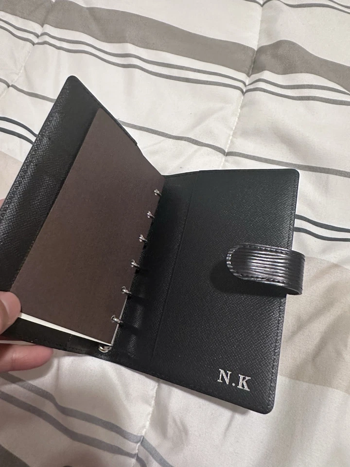 AUTÉNTICO LOUIS VUITTON NEGRO EPI CUERO AGENDA PM (portapasaporte) CA1022 Usado Foto 2 de 4
