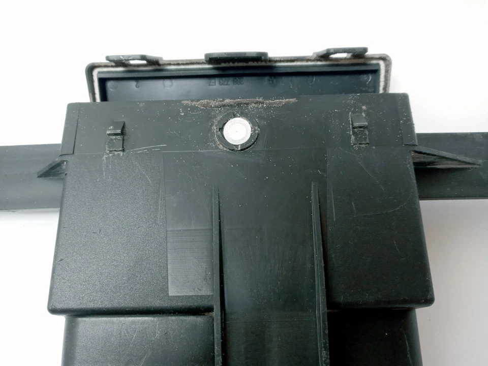 GMC Envoy 2004-2005 XUV Rear Power Window Control Module OEM 15120877 - Image 3 of 4