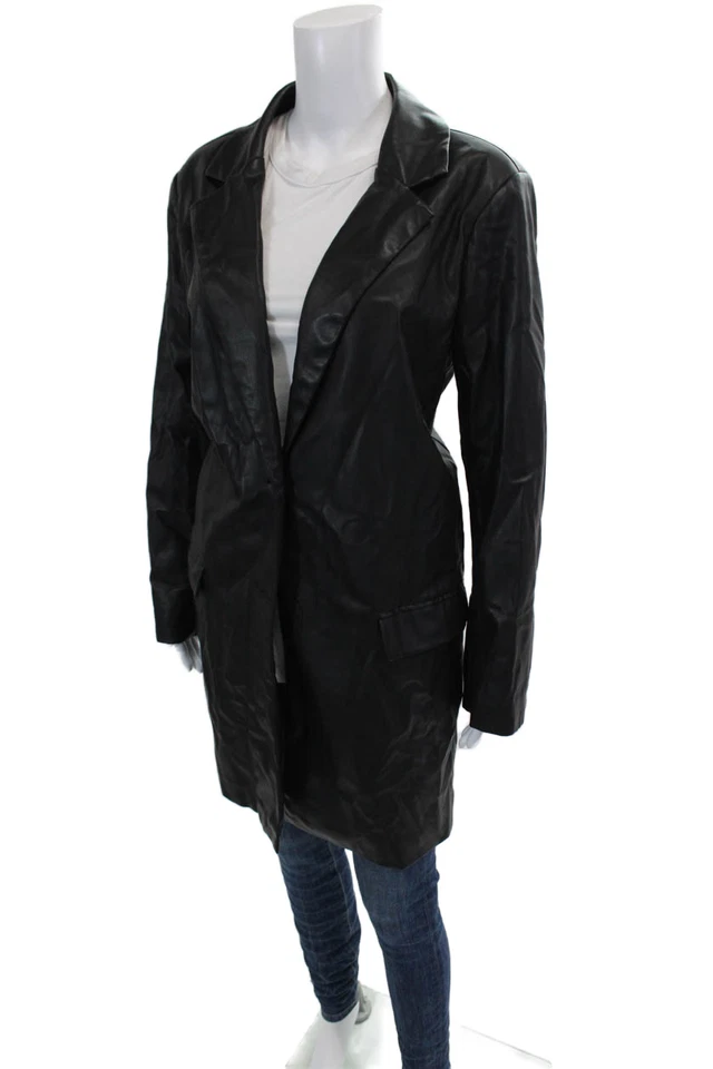 Abrigo BB Dakota para mujer de cuero sintético con un solo botón negro talla grande Foto 3 de 4