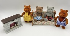 Maple Town Story Lot  4 Figurines And 2 Furniture Pieces 1986 Bandai Sylvanian