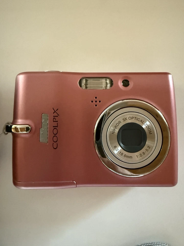 Nikon Coolpix L10 5MP Compact Digital Camera 3x Zoom Pink Tested Works With Case - Image 2 of 4