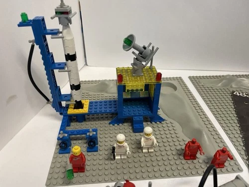 Vintage LEGO Space: Alpha-1 Rocket Base (483)